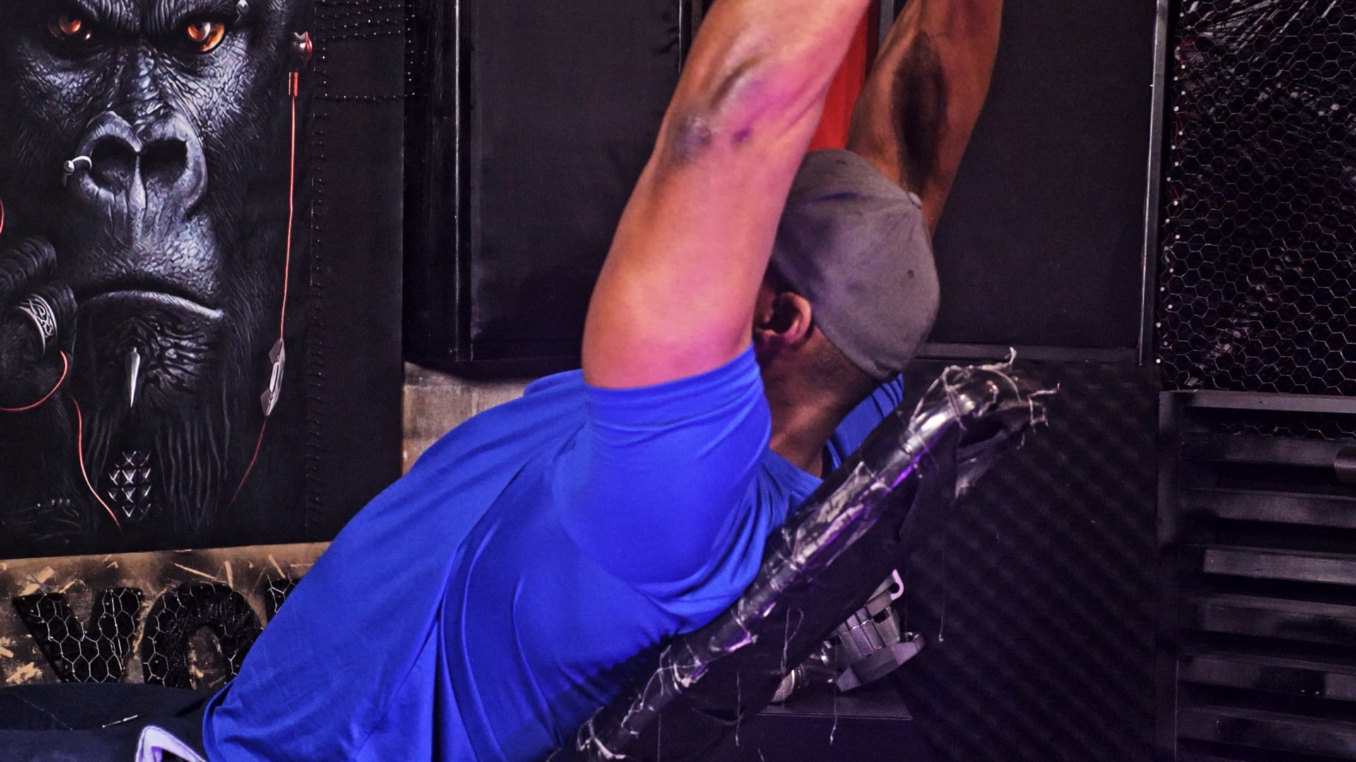 Incline db Skull Crushers With Twist